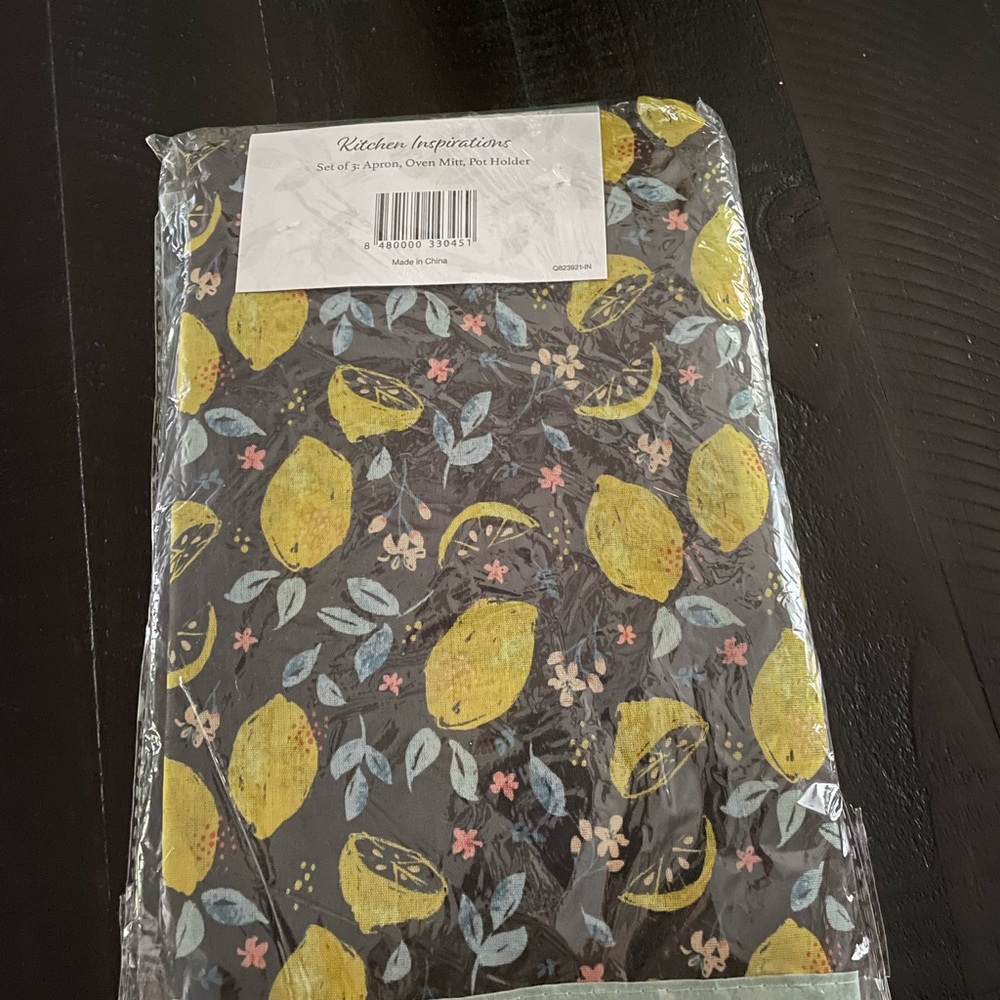 Lemon Print Kitchen Set - Picture 2 of 3